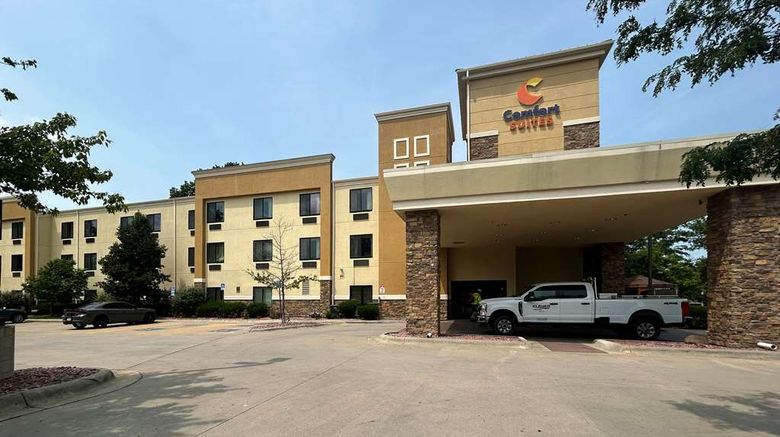 <b>Comfort Suites Exterior</b>. Images powered by <a href="https://iceportal.shijigroup.com/" title="IcePortal" target="_blank">IcePortal</a>.
