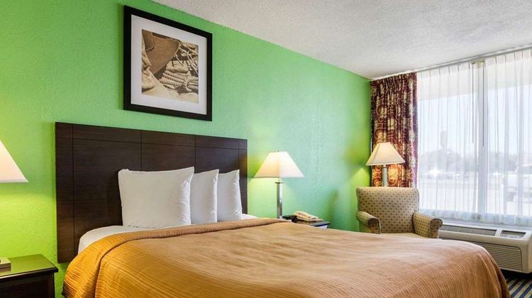 Quality Inn Liberal Room