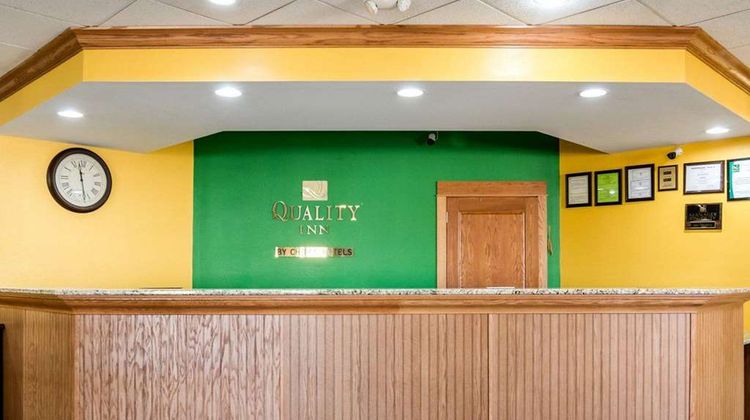Quality Inn Liberal Lobby