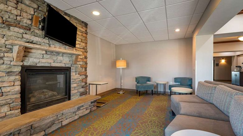 <b>Sleep Inn & Suites Lobby</b>. Images powered by <a href="https://iceportal.shijigroup.com/" title="IcePortal" target="_blank">IcePortal</a>.