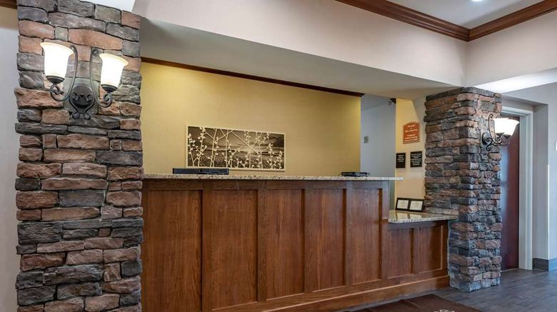 <b>Sleep Inn & Suites Lobby</b>. Images powered by <a href="https://iceportal.shijigroup.com/" title="IcePortal" target="_blank">IcePortal</a>.