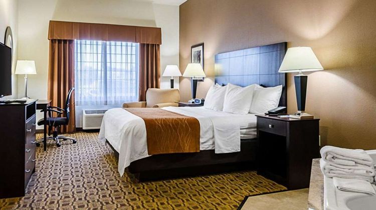 Comfort Inn & Suites, Lawrence Suite