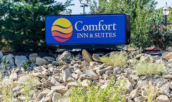 Comfort Inn & Suites, Lawrence Exterior