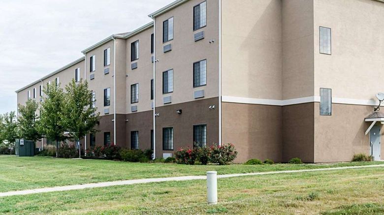 <b>Comfort Inn & Suites, Lawrence Exterior</b>. Images powered by <a href="https://iceportal.shijigroup.com/" title="IcePortal" target="_blank">IcePortal</a>.