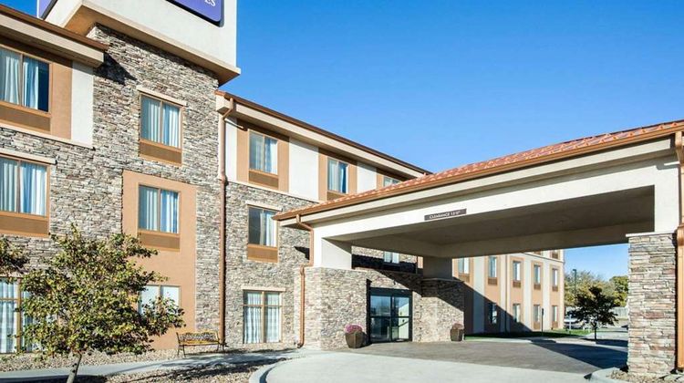 Sleep Inn & Suites Exterior