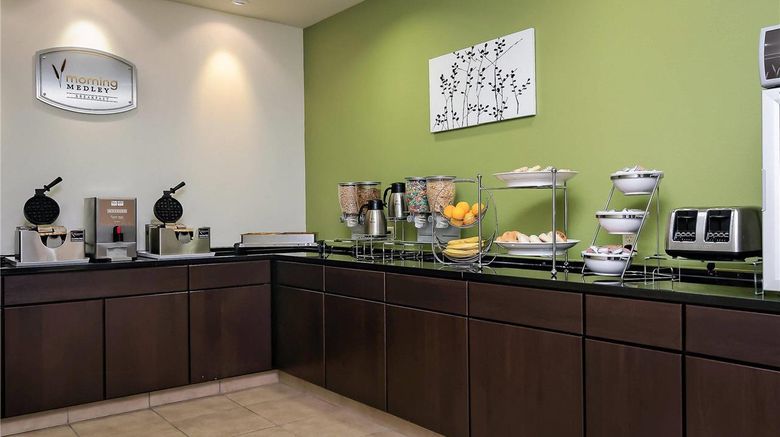 <b>Sleep Inn & Suites Fort Scott Restaurant</b>. Images powered by <a href="https://iceportal.shijigroup.com/" title="IcePortal" target="_blank">IcePortal</a>.