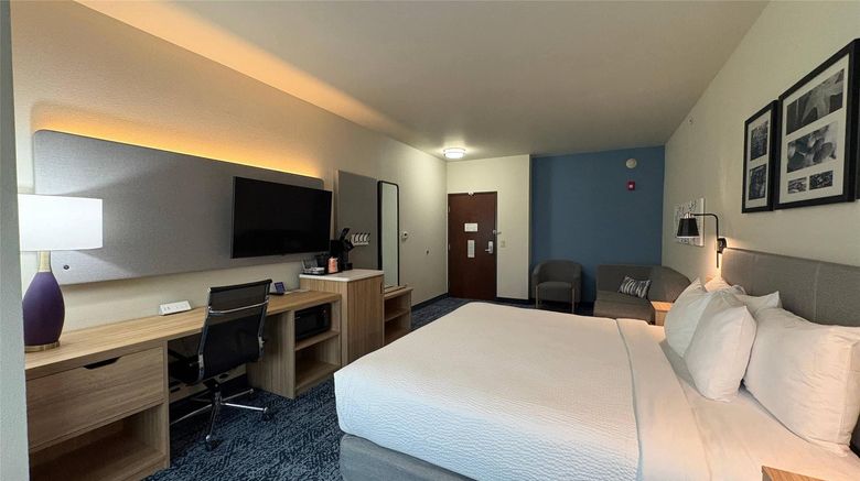 <b>Sleep Inn & Suites Fort Scott Suite</b>. Images powered by <a href="https://iceportal.shijigroup.com/" title="IcePortal" target="_blank">IcePortal</a>.
