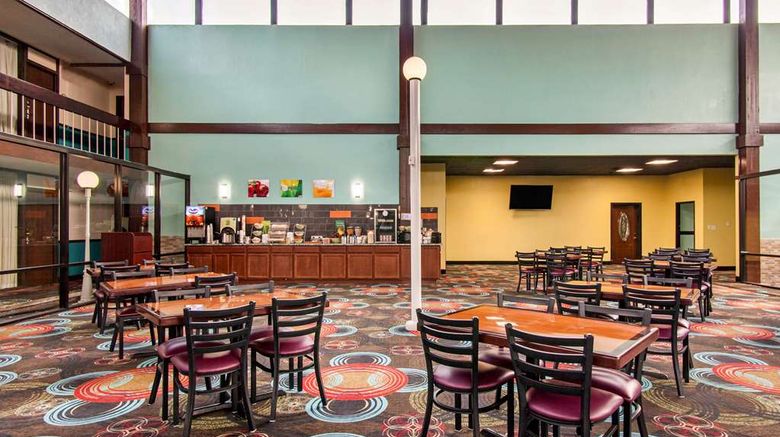 <b>Quality Inn Arkansas City Restaurant</b>. Images powered by <a href="https://iceportal.shijigroup.com/" title="IcePortal" target="_blank">IcePortal</a>.