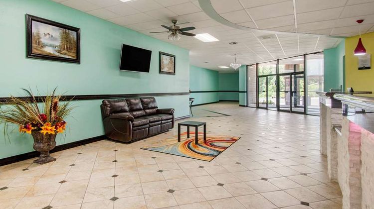 Quality Inn Arkansas City Lobby