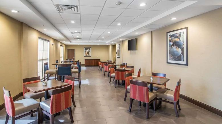 <b>Comfort Suites Dodge City Restaurant</b>. Images powered by <a href="https://iceportal.shijigroup.com/" title="IcePortal" target="_blank">IcePortal</a>.