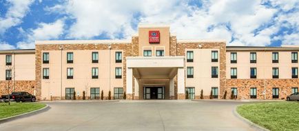 Comfort Suites Dodge City Exterior