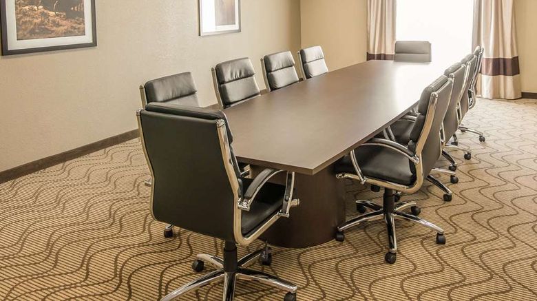 <b>Comfort Suites Dodge City Meeting</b>. Images powered by <a href="https://iceportal.shijigroup.com/" title="IcePortal" target="_blank">IcePortal</a>.