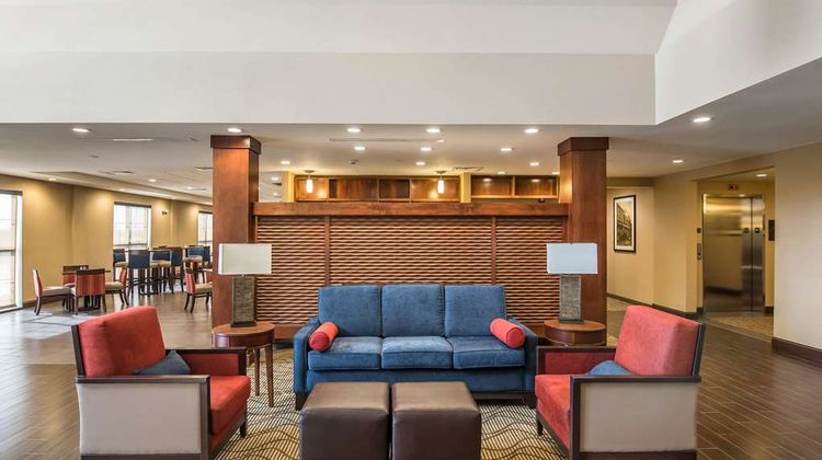 Comfort Suites Dodge City Lobby