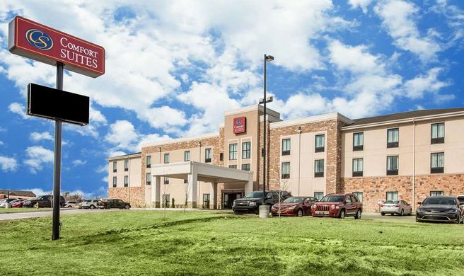 Comfort Suites Dodge City Exterior