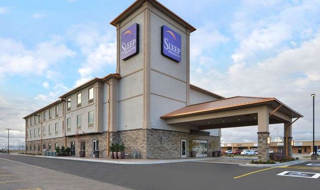 Sleep Inn & Suites & Conference Center Exterior
