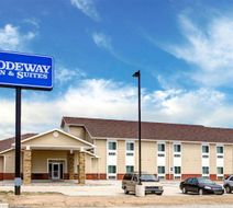 Rodeway Inn & Suites Phillipsburg Exterior