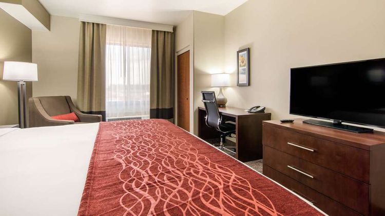 Comfort Inn & Suites Independence Room