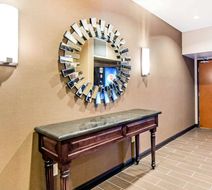 Comfort Inn & Suites Independence Lobby