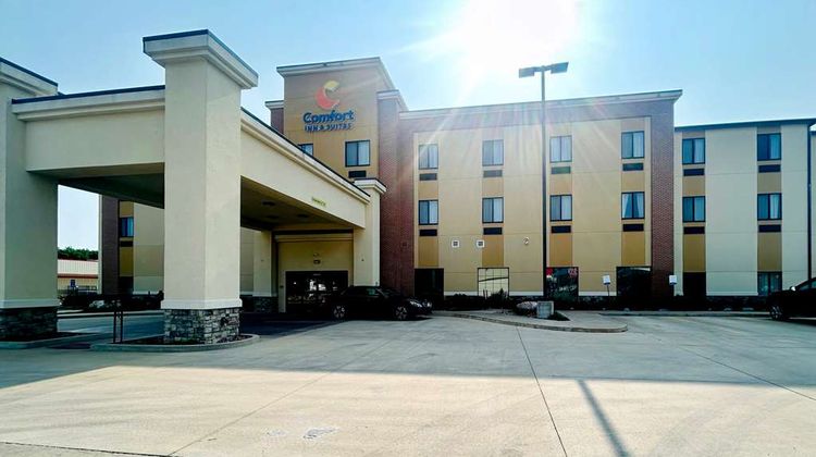 Comfort Inn & Suites Independence Exterior