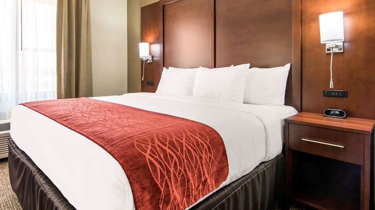 Comfort Inn & Suites Independence Room