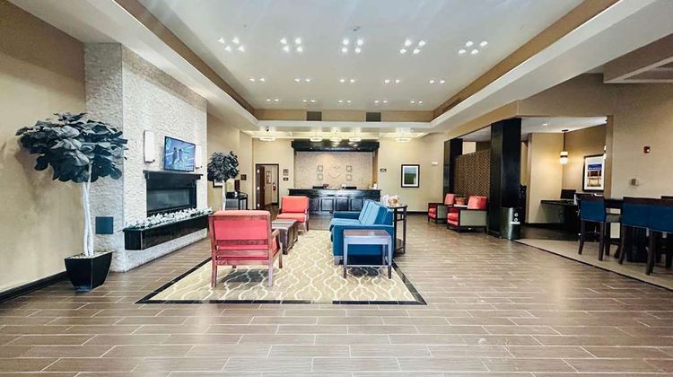 Comfort Inn & Suites Independence Lobby