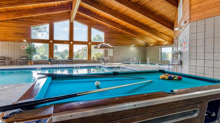 Rodeway Inn of Hesston Pool