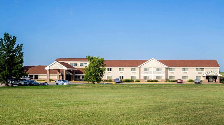 Rodeway Inn of Hesston Exterior
