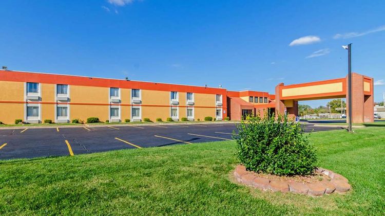 Quality Inn South Exterior