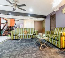 Quality Inn South Lobby