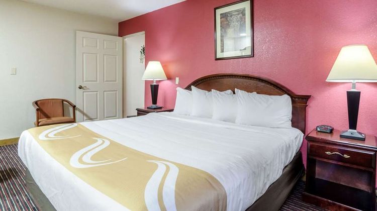 Quality Inn South Suite