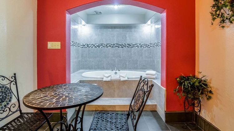 Quality Inn South Suite