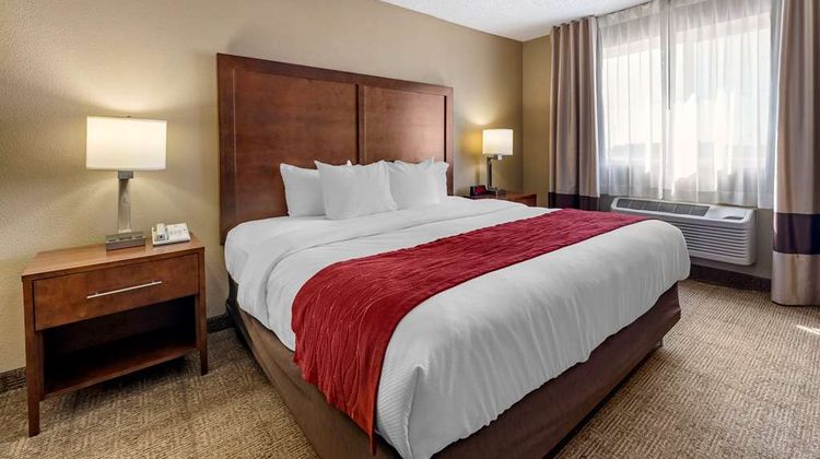 Comfort Inn and Suites Hays Room