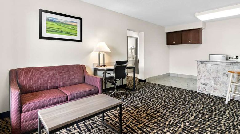 <b>Quality Inn Russellville Room</b>. Images powered by <a href="https://iceportal.shijigroup.com/" title="IcePortal" target="_blank">IcePortal</a>.
