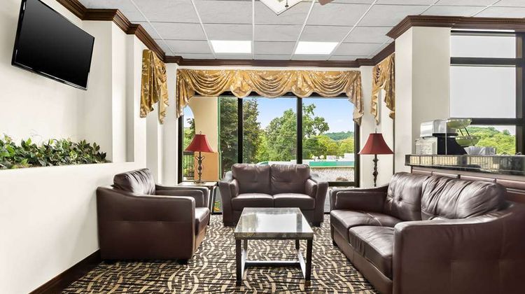 Quality Inn Russellville Lobby