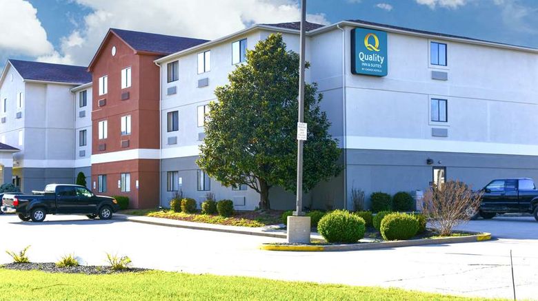 <b>Quality Inn and Suites Brooks Exterior</b>. Images powered by <a href="https://iceportal.shijigroup.com/" title="IcePortal" target="_blank">IcePortal</a>.
