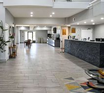 Quality Inn and Suites Brooks Lobby