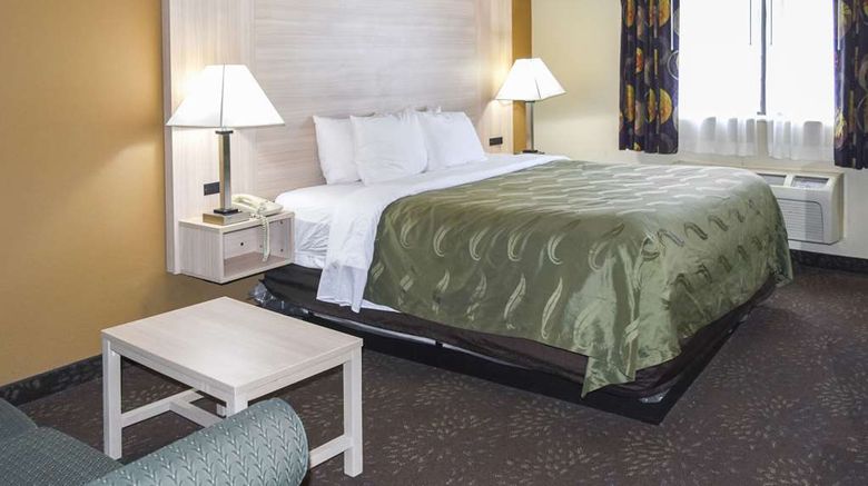<b>Quality Inn and Suites Brooks Room</b>. Images powered by <a href="https://iceportal.shijigroup.com/" title="IcePortal" target="_blank">IcePortal</a>.