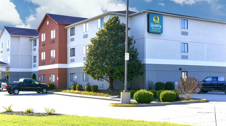 Quality Inn and Suites Brooks Exterior