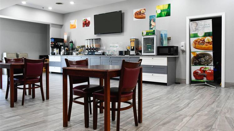 Quality Inn and Suites Brooks Restaurant