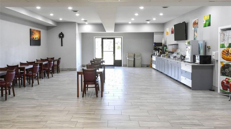 Quality Inn and Suites Brooks Restaurant
