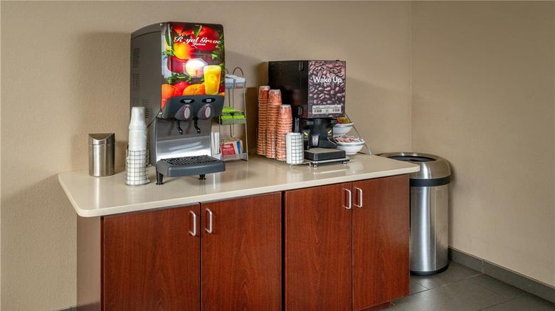<b>Comfort Suites Restaurant</b>. Images powered by <a href="https://iceportal.shijigroup.com/" title="IcePortal" target="_blank">IcePortal</a>.