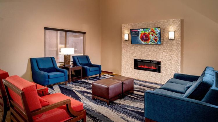 Comfort Suites Lobby