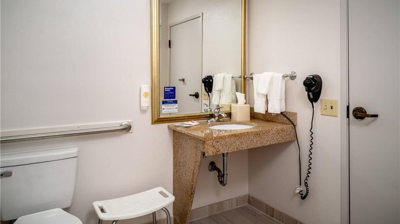 <b>Comfort Suites Room</b>. Images powered by <a href="https://iceportal.shijigroup.com/" title="IcePortal" target="_blank">IcePortal</a>.
