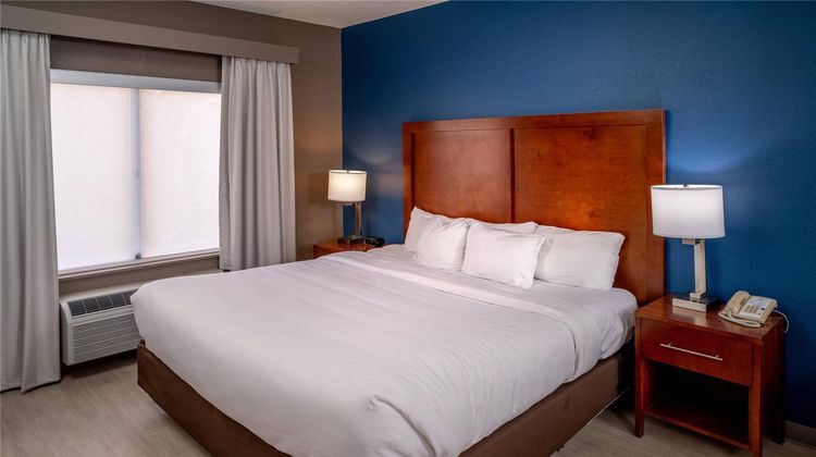 Comfort Suites Room
