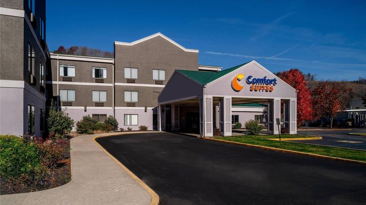Comfort Suites Exterior