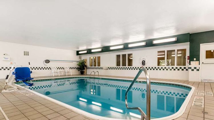 Comfort Suites Pool