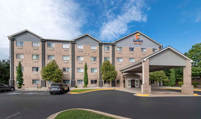 Comfort Suites Exterior