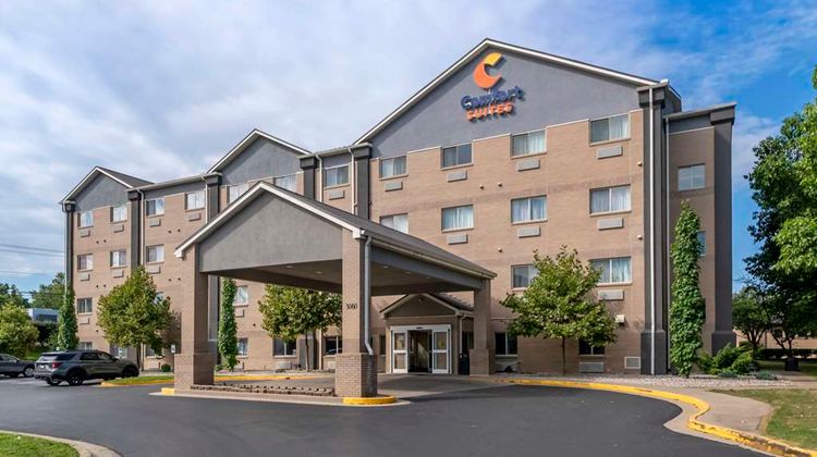 Comfort Suites Exterior