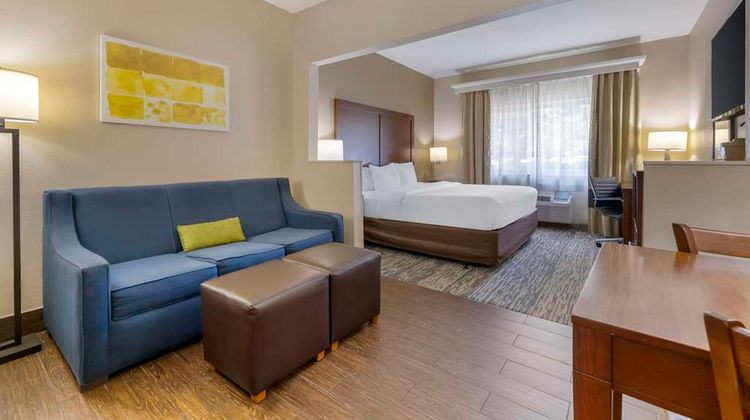 Comfort Suites Suite