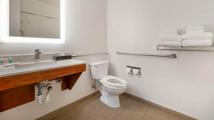 Comfort Suites Room